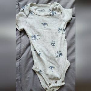 💙3months Carter's Baby Bodysuit with Panda Design